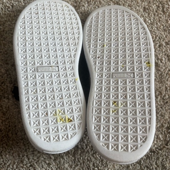 Puma Classic Suede Sneakers Black White Size 1 Little Kid - Picture 9 of 9